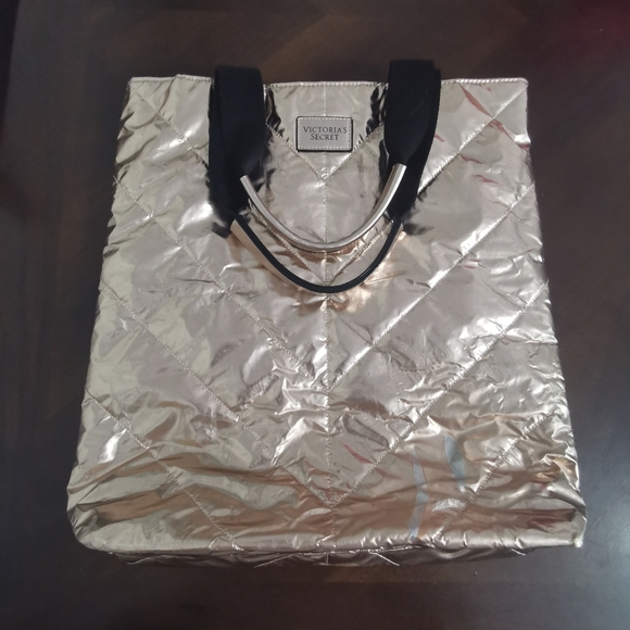Victoria Secret Overnight Bag - Picture 1 of 3